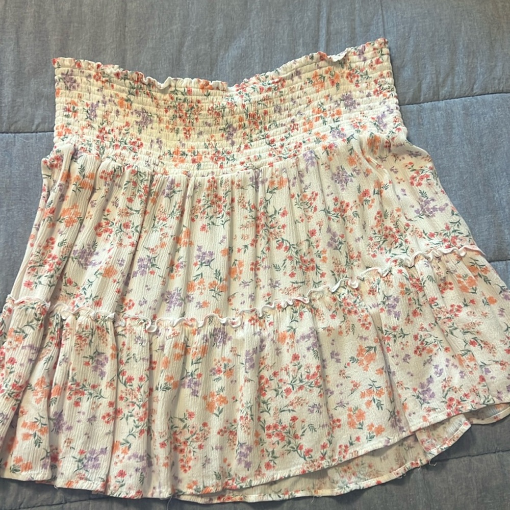 Women’s mini skirt.